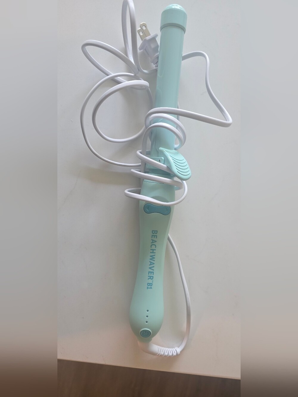 The Beachwaver B1 Pastel Sky 1” barrel - Rotating Curling Iron